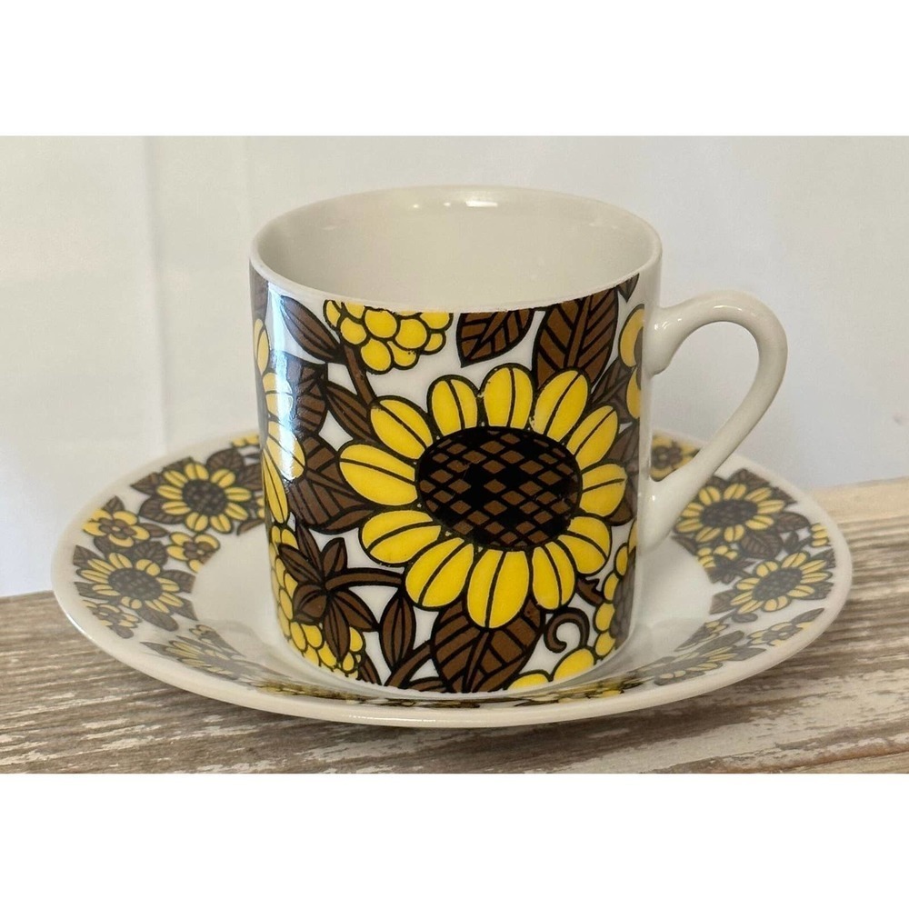 Retro Teacup and saucer set. Vintage Brown and Yellow flowers. - Picture 2 of 6
